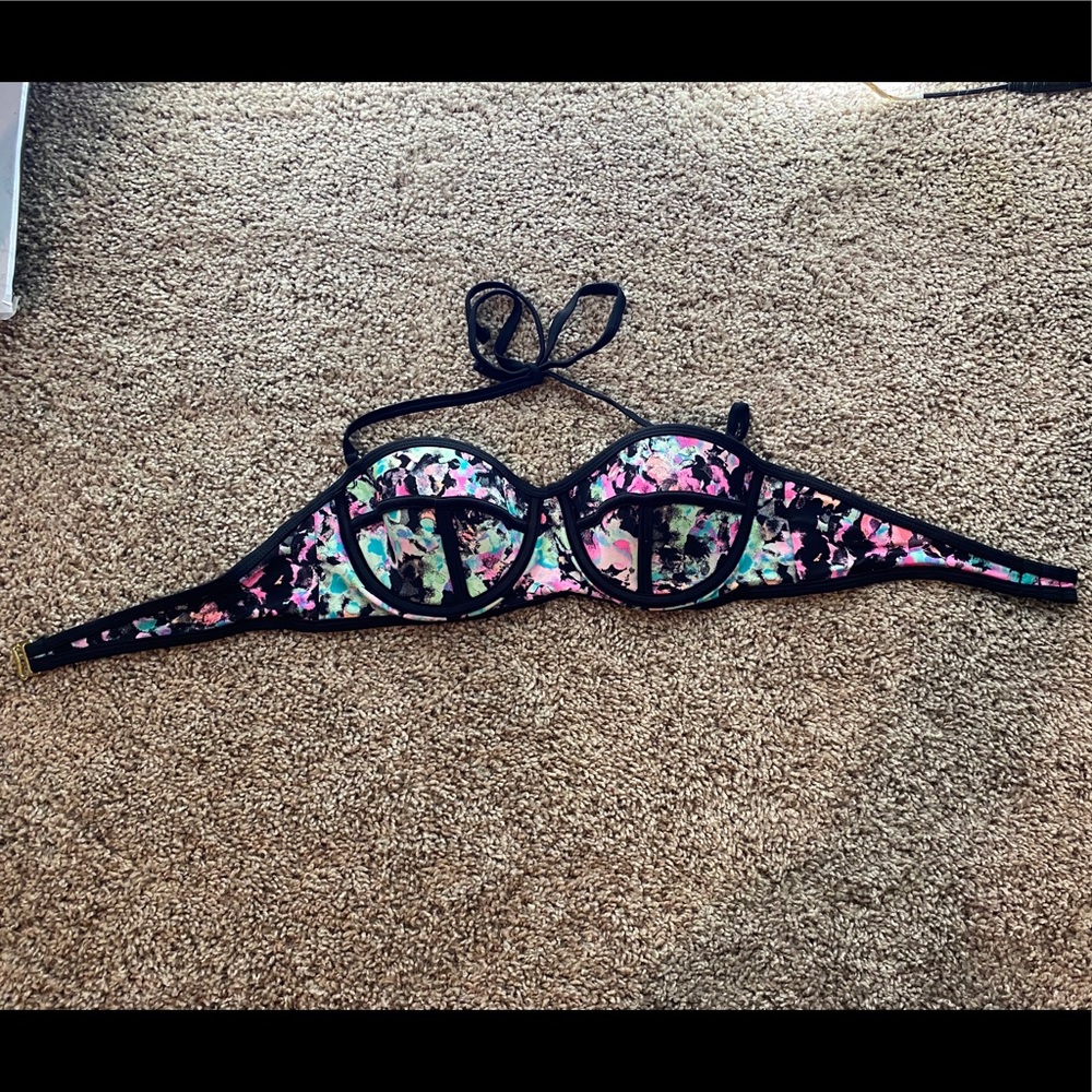 Bikini top
